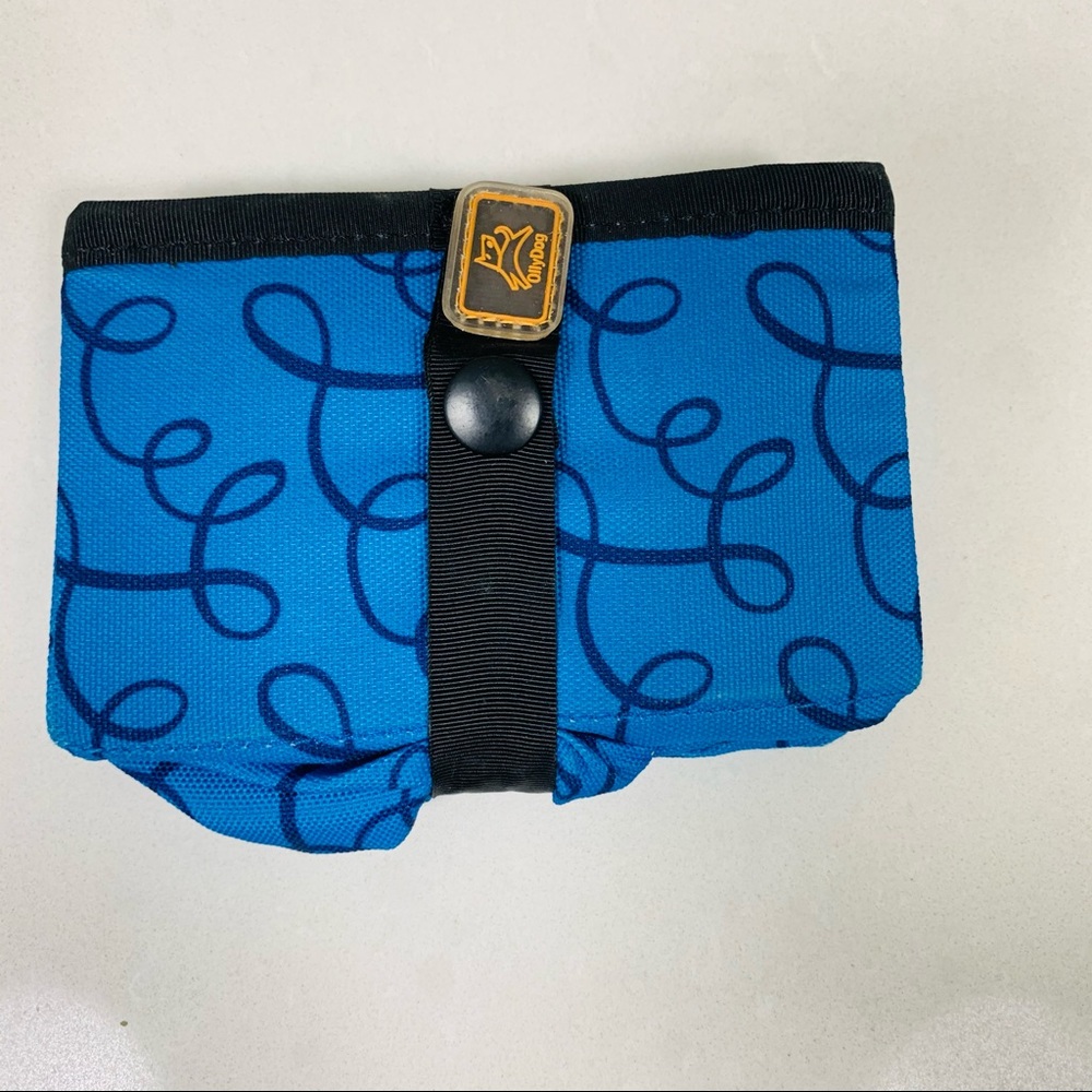 NWT Ollydog travel food or water bowl